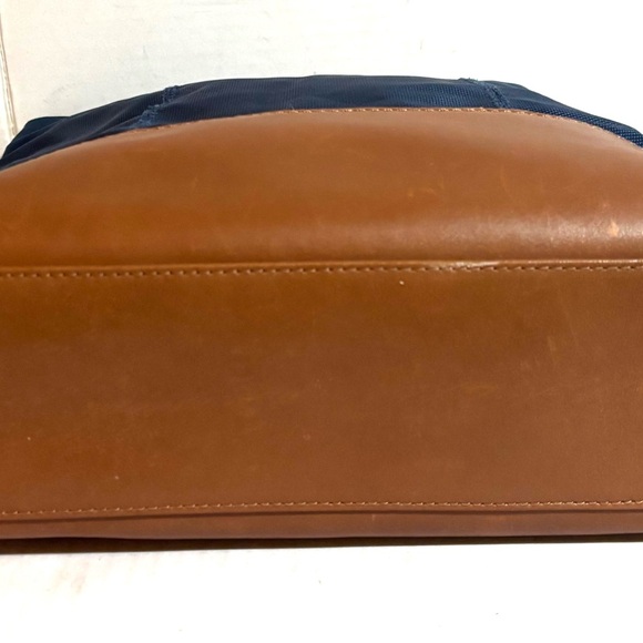 Tumi navy blue nylon shoulder handbag - Picture 3 of 9